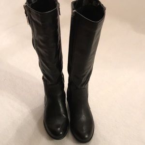 Black boots by KOHLS